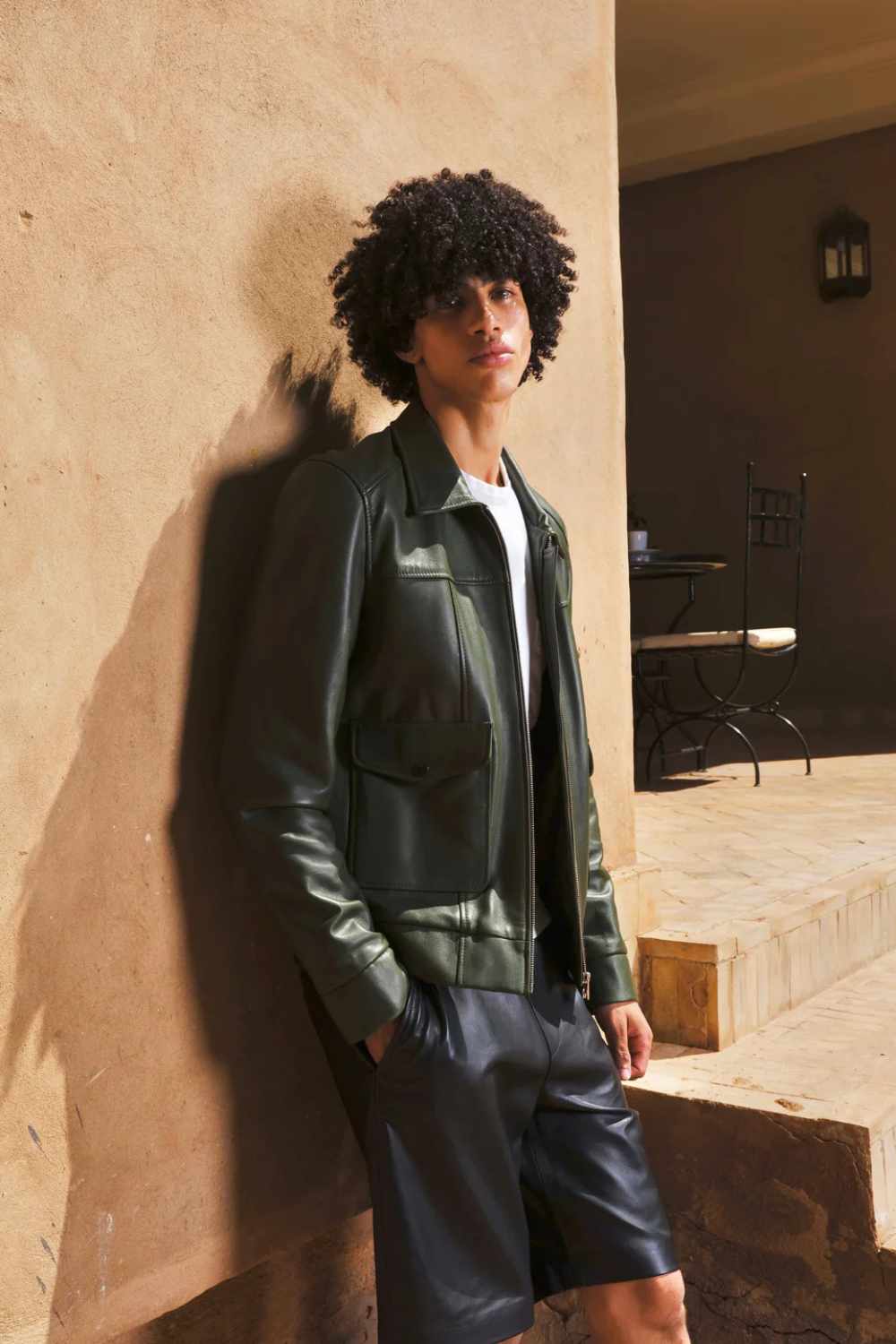 files/Axel_Men_sLeatherTruckerJacketwithFlapPockets-khaki-modelshoot.jpg